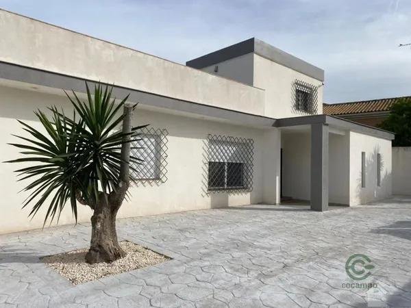 Casa de 0,1 ha en venta en Alcalá de guadaíra, Sevilla