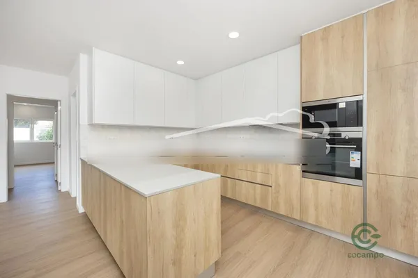 Casa de 0,0623 ha en venta en Marinha grande, Leiria