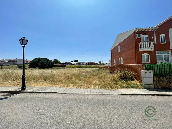 Terreno urbano de 0,0304 ha en venta en Villamanta, Madrid