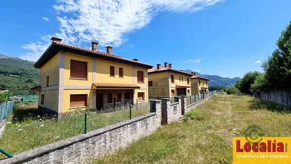 Casa de 0,1834 ha en venta en Ruesga, Palencia