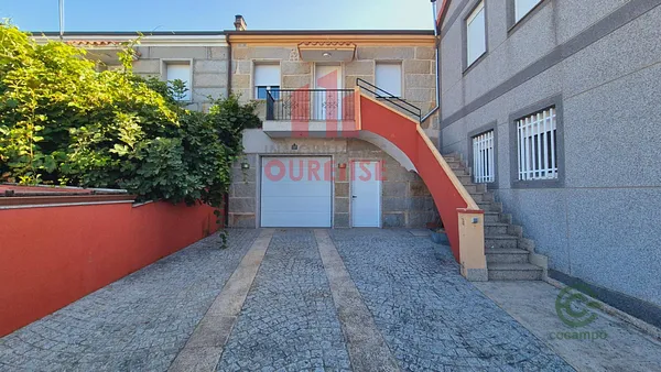 Casa de 0,0064 ha en venta en Ourense, Orense