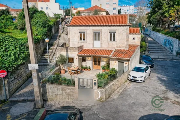 Casa de 0,0231 ha en venta en Sintra, Lisboa
