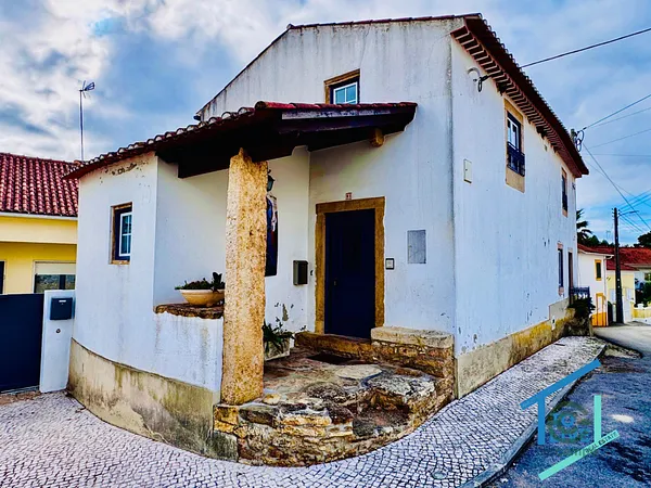 Casa de 0,0526 ha en venta en Tomar, Santarém
