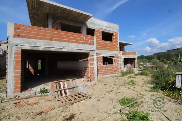 Casa de 0,0339 ha en venta en Leiria, Leiria