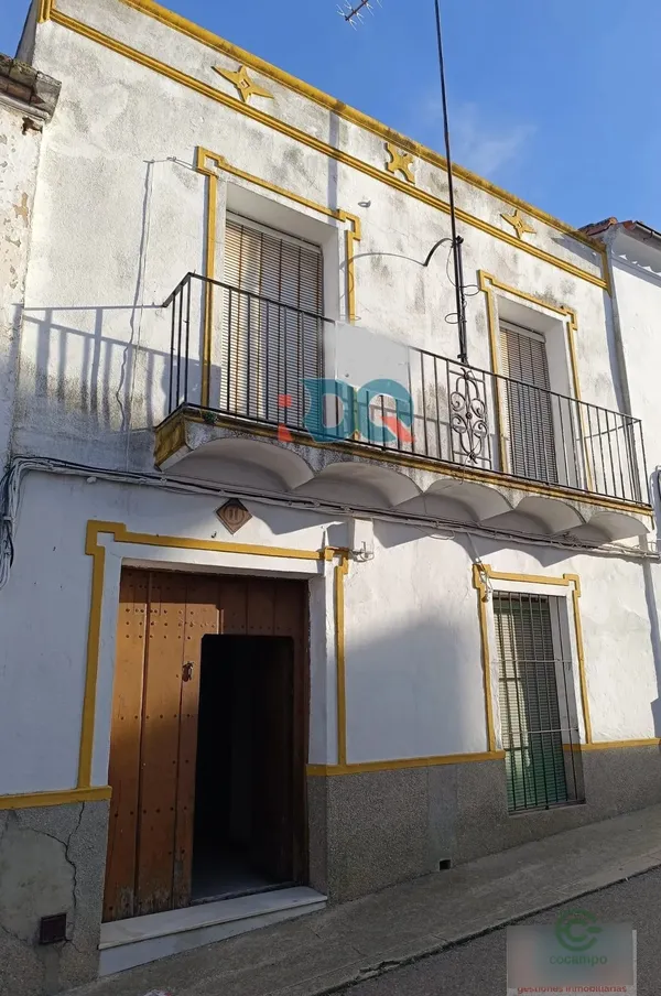 Casa de 0,111 ha en venta en Alburquerque, Badajoz