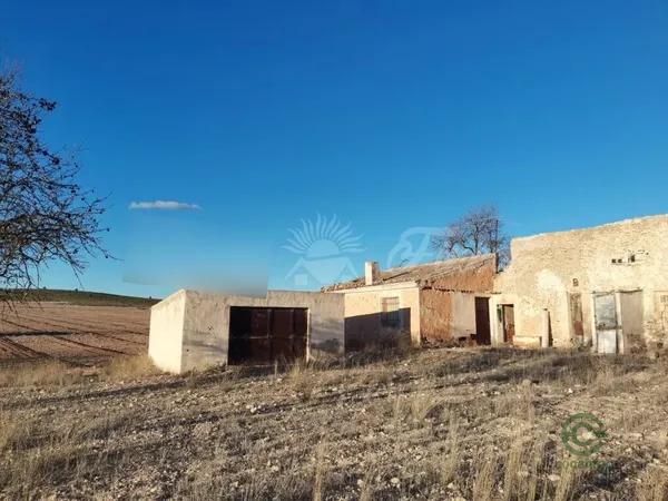 Finca rústica de 0,2 ha en venta en Villena, Alicante