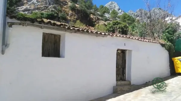 Terreno urbano de 0,009 ha en venta en Grazalema, Cadiz