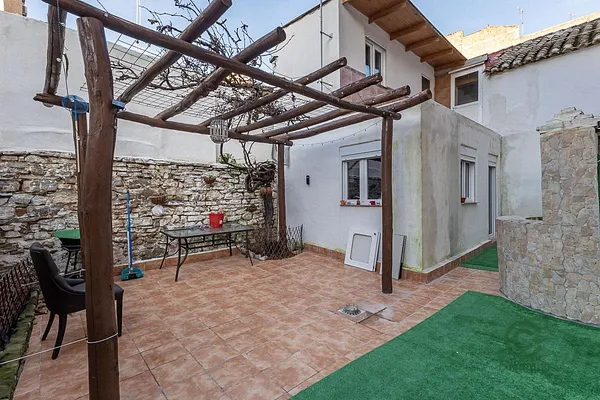 Casa de 0,0126 ha en venta en Atarfe, Granada