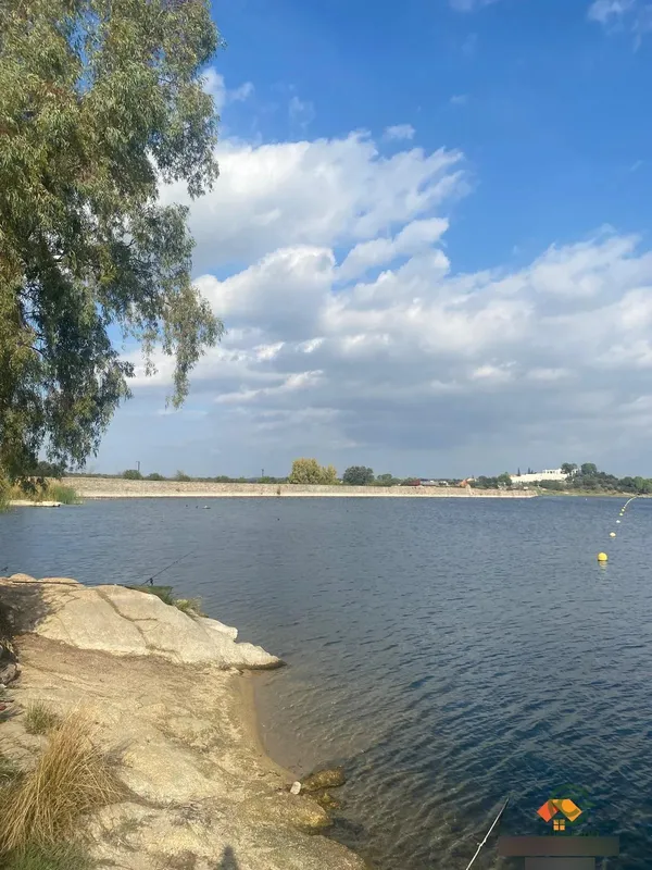 Terreno urbano de 0,08 ha en venta en Mérida, Badajoz