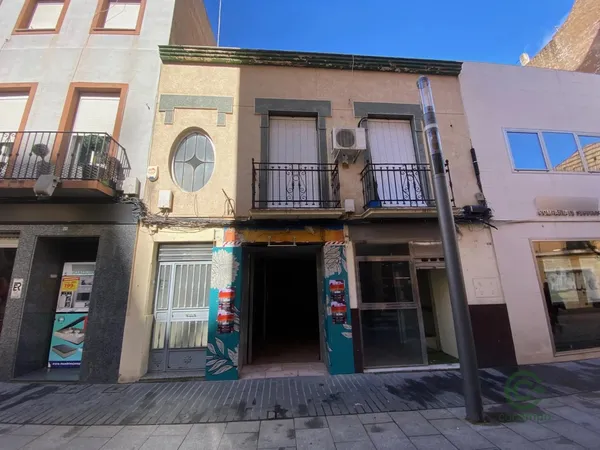 Casa de 0,0412 ha en venta en Badajoz, Badajoz