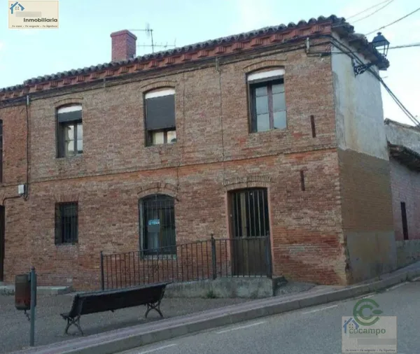 Casa de 0,0228 ha en venta en Villacarralón, Valladolid