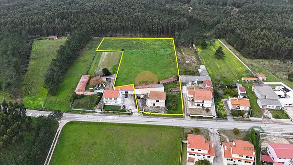 Casa de 1,1616 ha en venta en Famalicão, Leiria