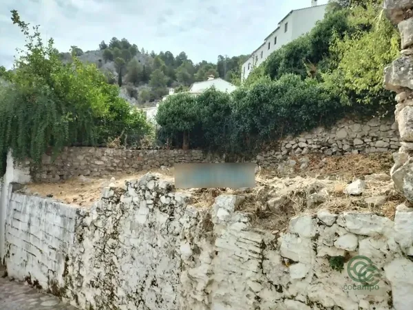 Terreno urbano de 0,0086 ha en venta en Grazalema, Cadiz