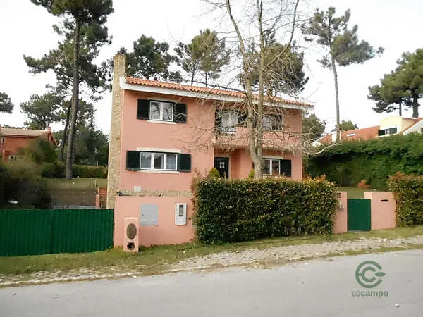 Casa de 0,1008 ha en venta en Charneca da caparica e sobreda, Setúbal