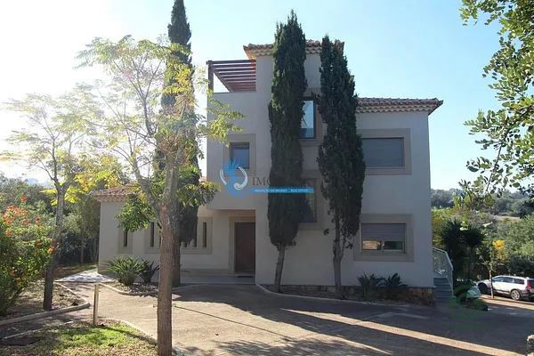 Casa de 0,6 ha en venta en Albufeira, Algarve