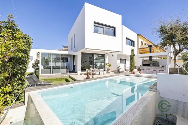 Casa de 0,03 ha en venta en Mijas, Malaga
