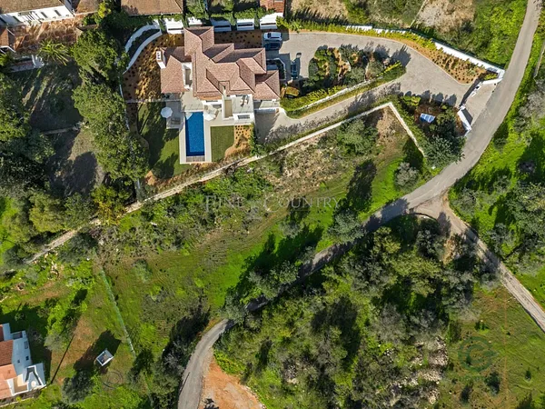 Casa de 0,5068 ha en venta en Almancil, Algarve