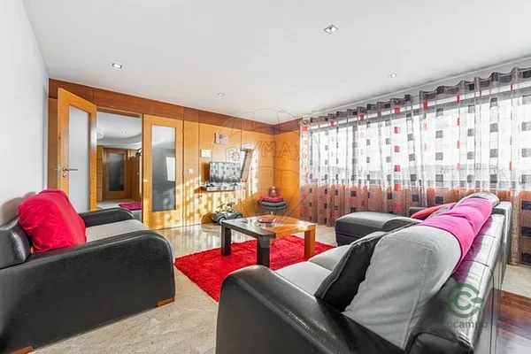 Casa de 0,0483 ha en venta en Bragança