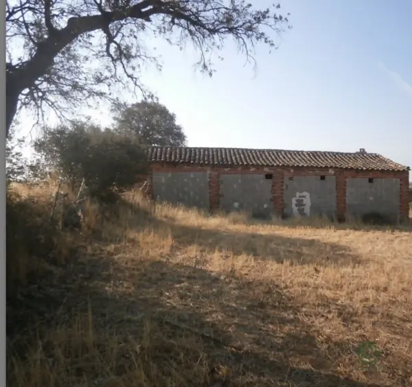 Finca agrícola de 12 ha en venta en Córdoba