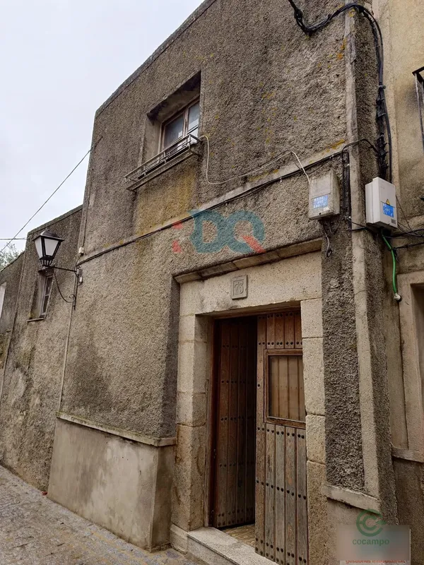 Casa de 0,0276 ha en venta en Alburquerque, Badajoz