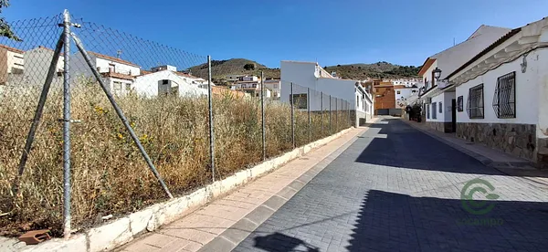 Terreno urbano de 0,076 ha en venta en Laujar de andarax, Almeria