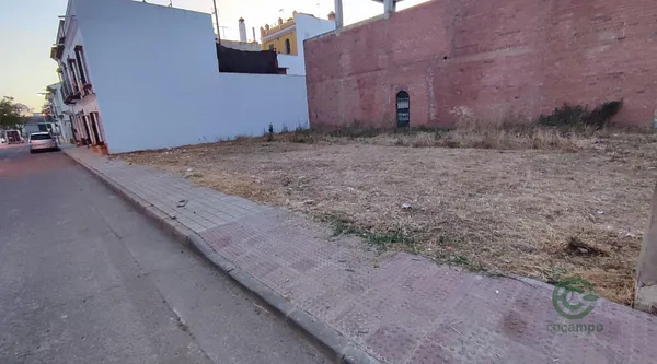 Terreno urbano de 0,01 ha en venta en Sevilla