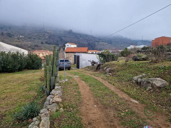 Terreno urbano de 0,27 ha en venta en Cáceres