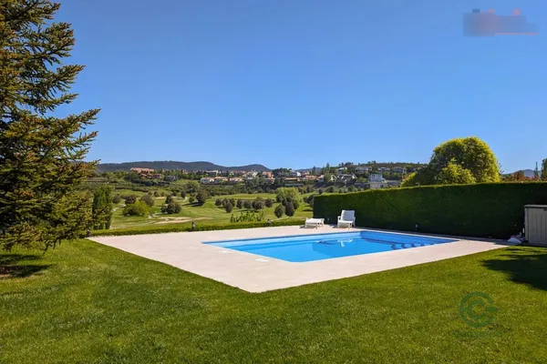 Finca de recreo de 0,1138 ha en venta en Gorraiz, Navarra