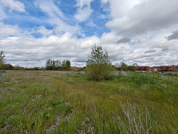 Terreno urbano de 1,2645 ha en venta en Dueñas, Palencia