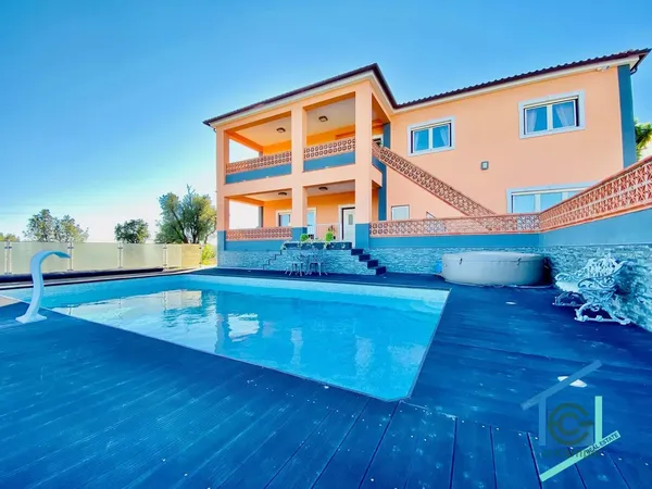 Casa de 0,48 ha en venta en Tomar, Santarém