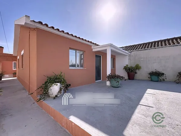 Casa de 0,0267 ha en venta en Ovar, Aveiro