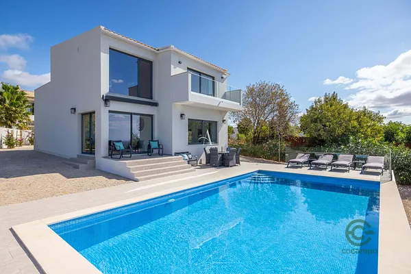 Casa de 0,1 ha en venta en Santa bárbara de nexe, Algarve