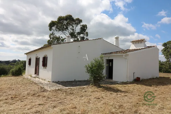 Casa de 0,5643 ha en venta en São brás de alportel, Algarve