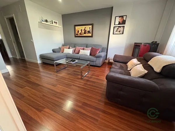 Casa de 0,0117 ha en venta en Valdelacalzada, Badajoz