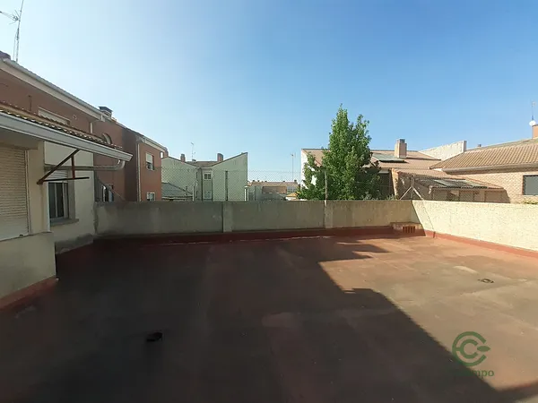 Casa de 0,0275 ha en venta en Santovenia de pisuerga, Valladolid