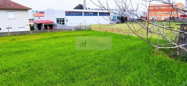 Terreno urbano de 0,24 ha en venta en Vigo, Pontevedra