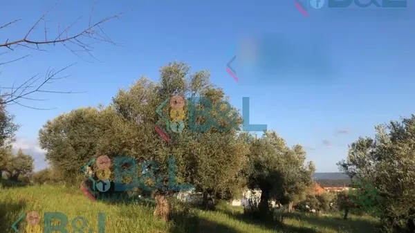 Terreno urbano de 1,9 ha en venta en Rosal de la frontera, Huelva