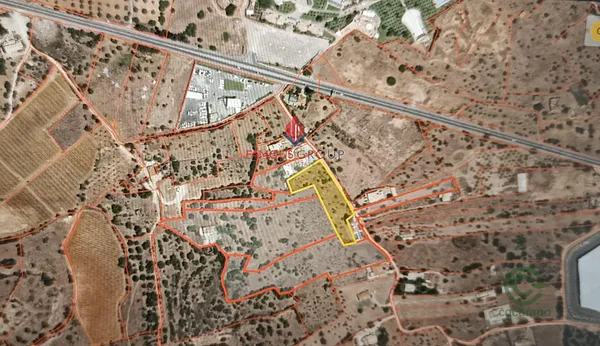 Finca rústica de 0,436 ha en venta en Silves, Faro