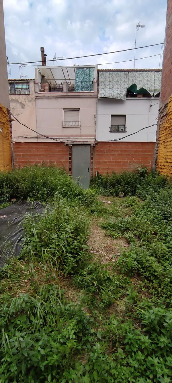 Terreno urbano de 0,009 ha en venta en Terrassa, Barcelona