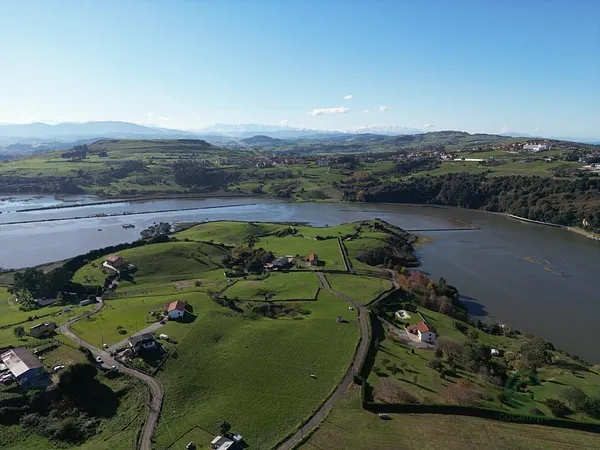 Finca rústica de 3 ha en venta en Cantabria