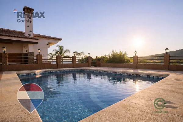 Casa de 0,02 ha en venta en Rincón de la victoria, Malaga