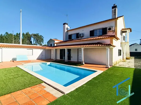 Casa de 0,096 ha en venta en Ferreira do zêzere, Santarém