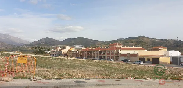 Terreno urbano de 0,01 ha en venta en Lobres, Granada