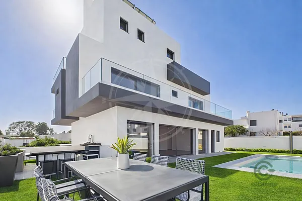 Casa de 0,046 ha en venta en Tavira (santa maria e santiago), Algarve