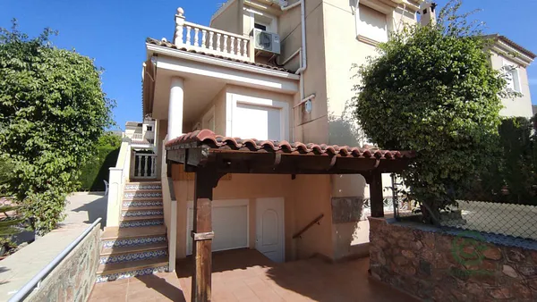 Casa de 0,03 ha en venta en Benidorm, Alicante