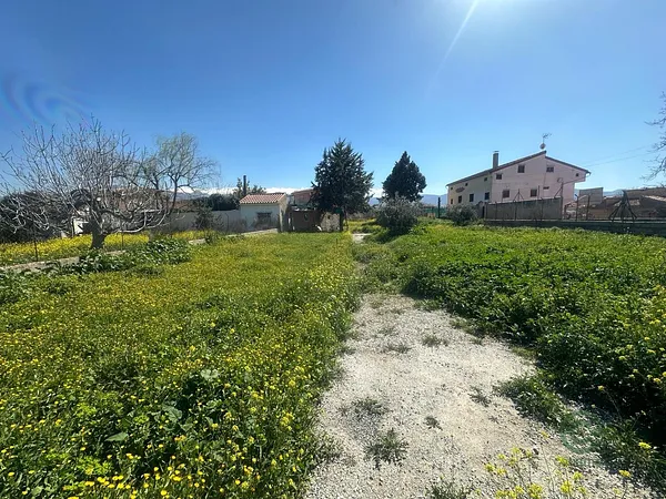 Terreno urbano de 0,0908 ha en venta en Ogijares, Granada