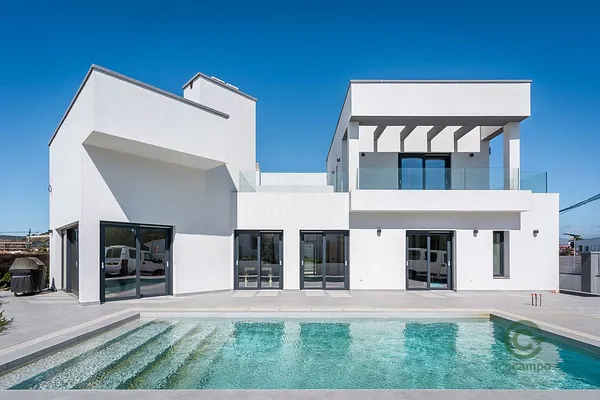 Casa de 0,06 ha en venta en Estepona, Malaga