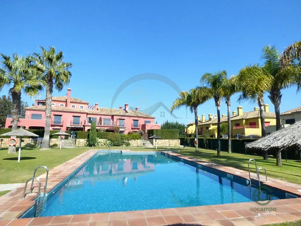 Casa de 0,025 ha en venta en Sotogrande, Cadiz