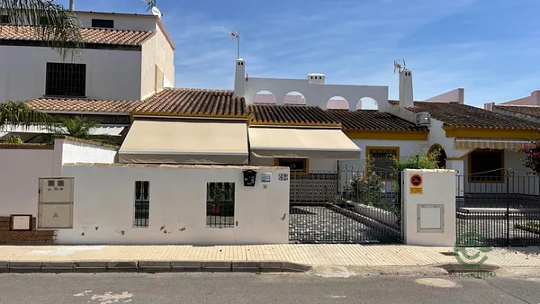 Casa de 0,021 ha en venta en Pilar de la horadada, Alicante