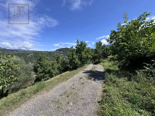 Terrain urbain de 1,21 ha pour vente à Provence-alpes-côte d'azur